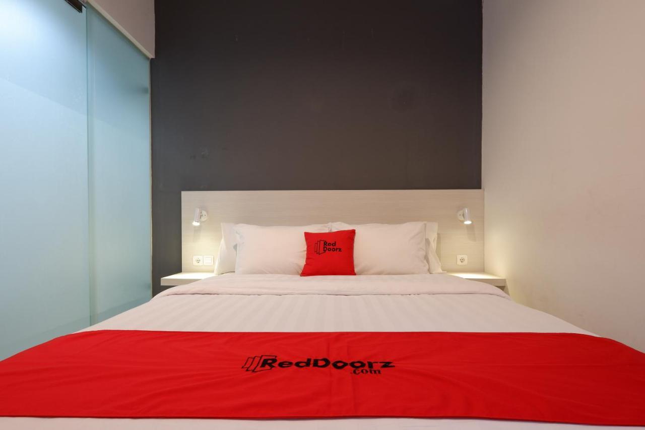 Reddoorz Plus Near Ciputra Mall Simpang Lima Semarang Extérieur photo