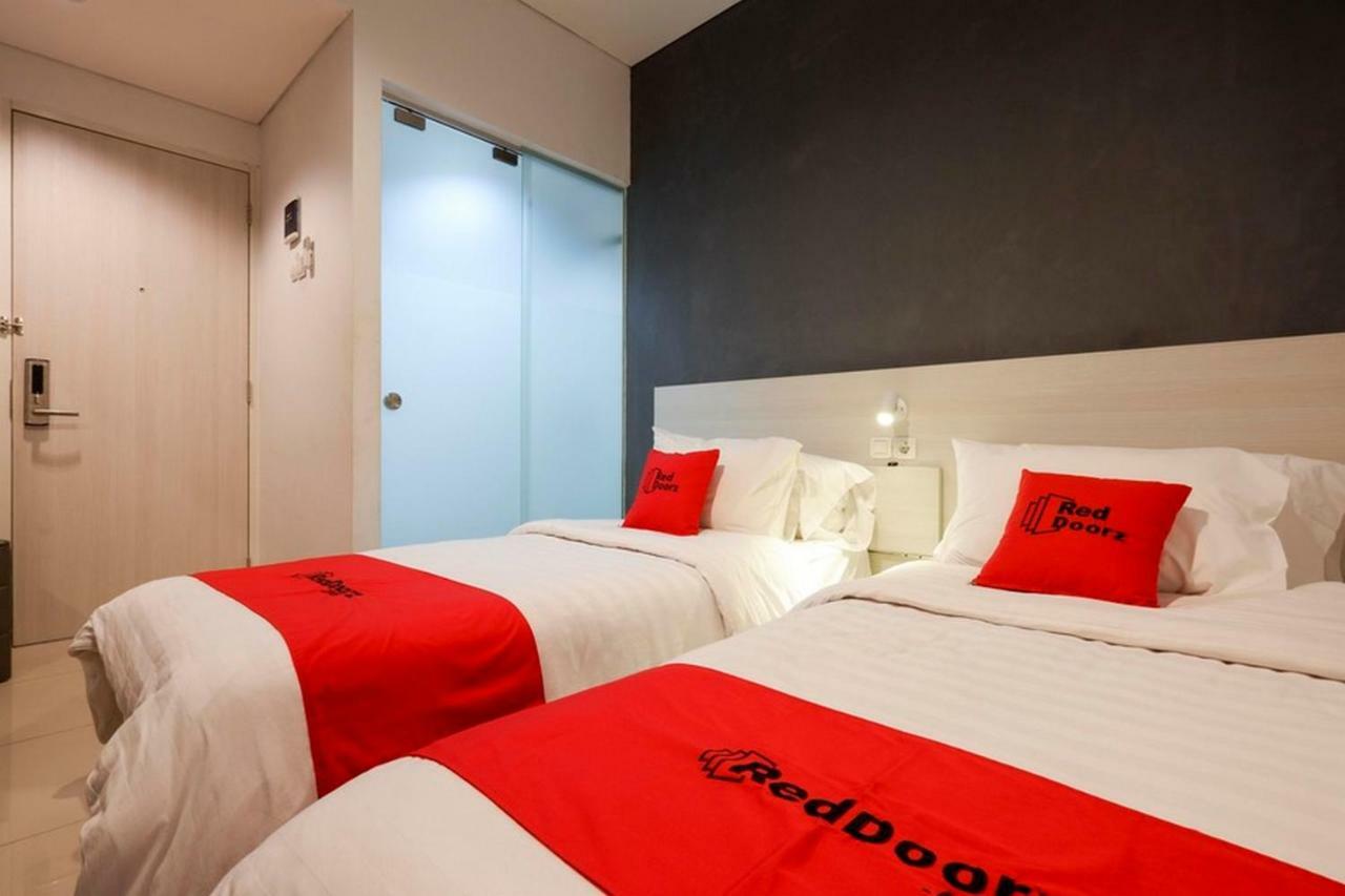 Reddoorz Plus Near Ciputra Mall Simpang Lima Semarang Extérieur photo